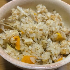 缶詰め2つで簡単！炊き込みご飯